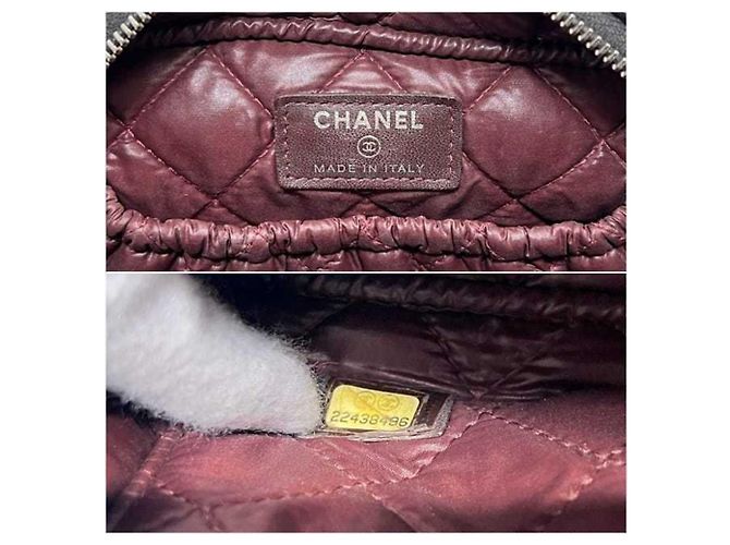 Chanel Matelassé 2 Pouch - vue 3