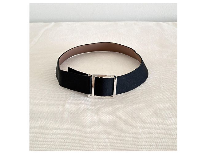 Van Cleef & Arpels Frivole Choker in Raso Nero - vista 13