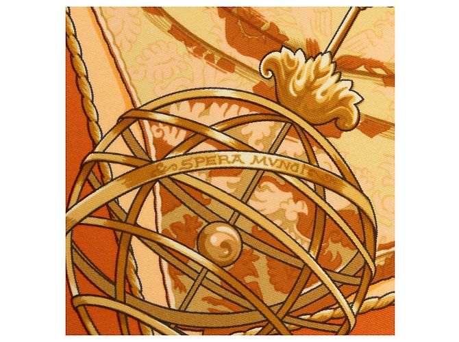Pañuelo de seda Hermès Au dela Des Cinq Mers Beige 90 - vista 5