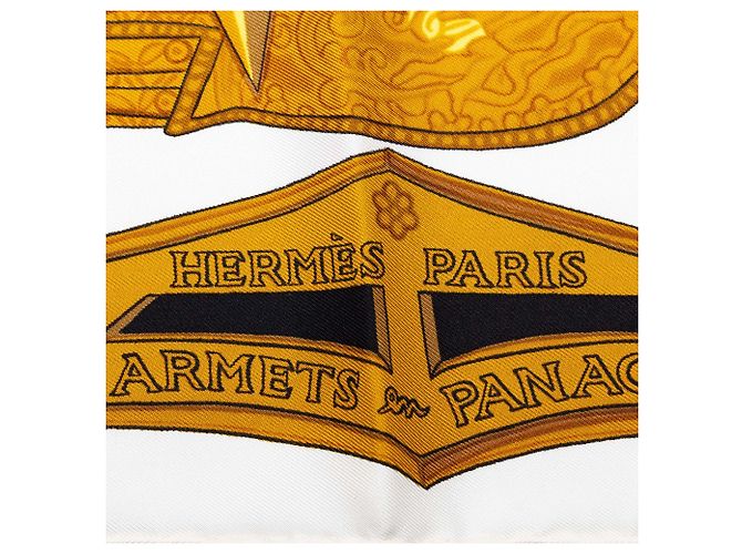 Pañuelo de seda Hermès Armets En Panache Gold 90 - vista 4