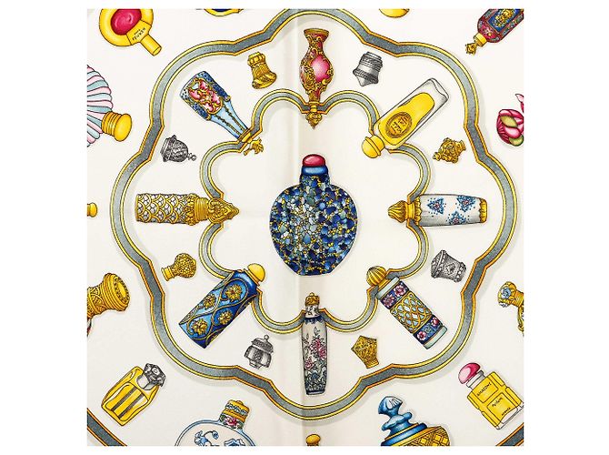 Pañuelo de seda Hermès Qu Importe Le Flacon 90 Blanco - vista 2