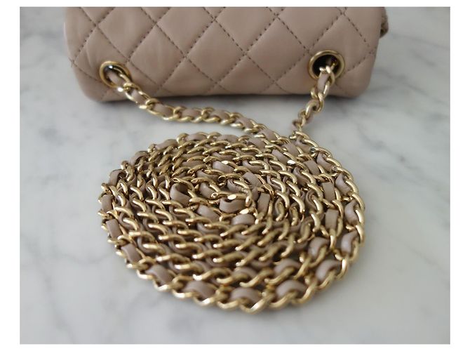 Timeless Chanel Classique Micro Borsa in Pelle Matelassé Beige - vista 11