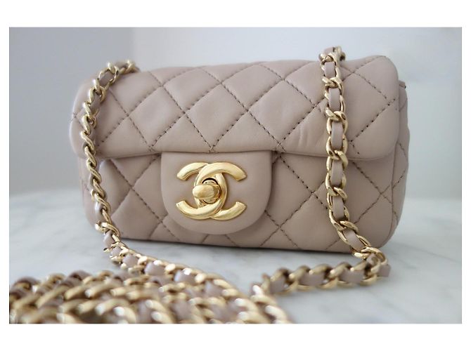 Timeless Chanel Classique Micro Borsa in Pelle Matelassé Beige - vista 15
