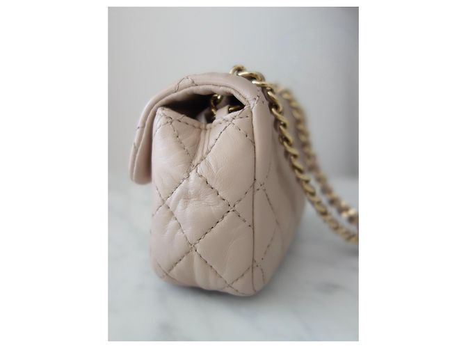 Timeless Chanel Classique Micro Borsa in Pelle Matelassé Beige - vista 3