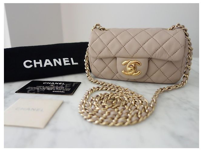 Timeless Chanel Classique Micro Borsa in Pelle Matelassé Beige - vista 6