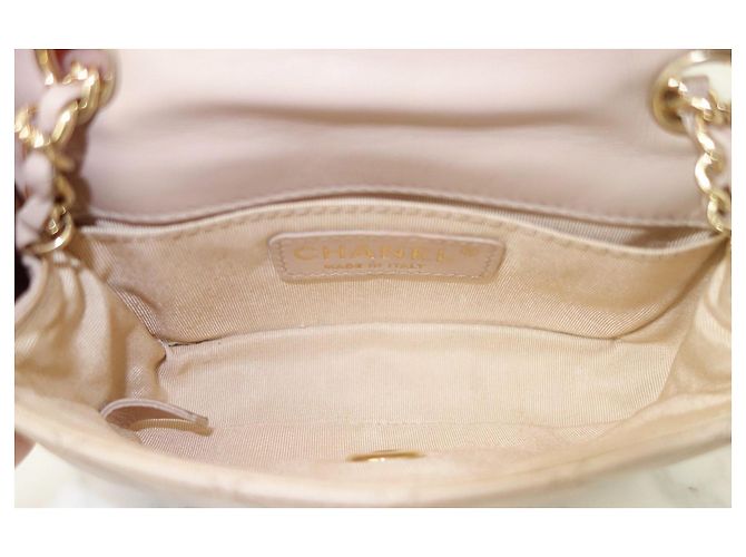 Timeless Chanel Classique Micro Borsa in Pelle Matelassé Beige - vista 9