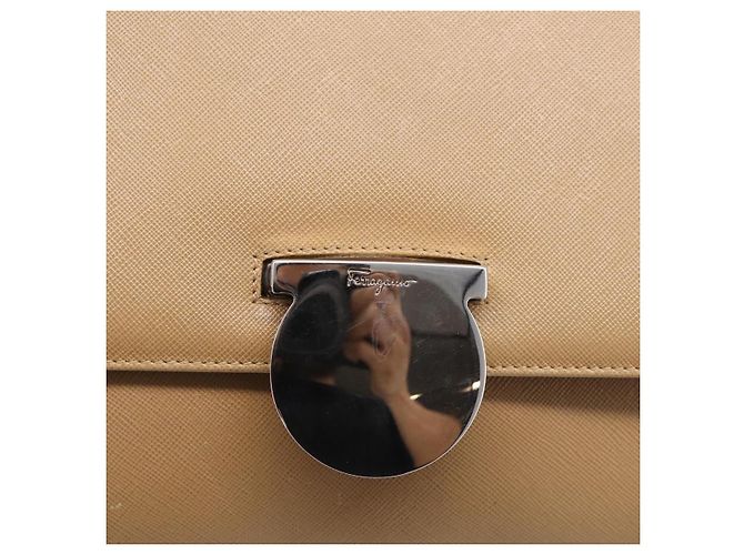 Salvatore Ferragamo Shoulder Bag Leather Beige Silver Auth ka6906 - Jerrillo - vista 17