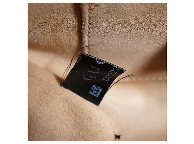 Padlock Gucci Picca borsa a tracolla con catena, decorata con perle sintetiche, borchie e lucchetto - vista 17