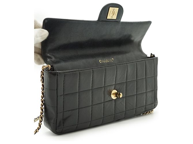 Chanel Borsa a tracolla con catena East West Chocolate Bar in pelle d'agnello - vista 10