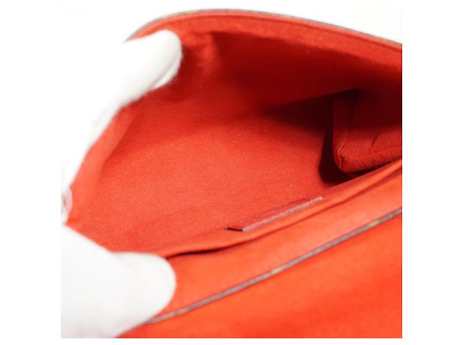 Louis Vuitton Borsa 2 vie Monogram Locky BB Coquelicot con manico superiore - vista 15