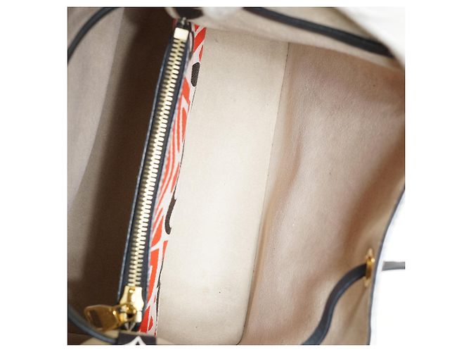 Néonoé Louis Vuitton Monogram Giant Crafty NeoNoe MM Creme Rouge - vista 10