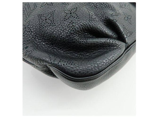 Borsa a tracolla Louis Vuitton Monogram Mahina Selene PM Noir M94314 - vista 12