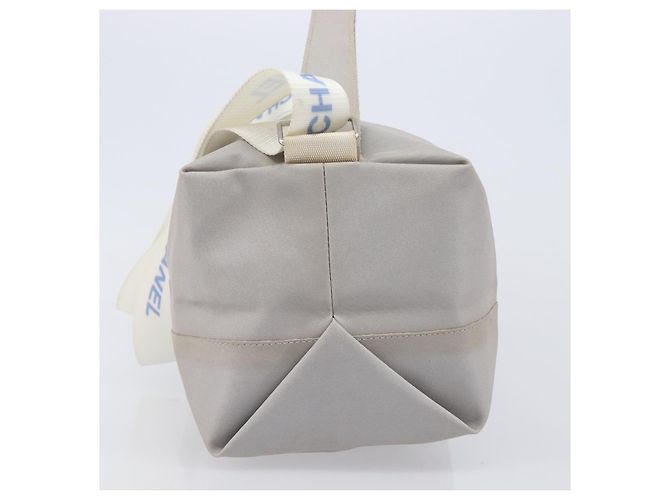 CHANEL Sports Line Shoulder Bag Nylon Gray Silver CC Auth bs37611 - Jerrillo - vista 3