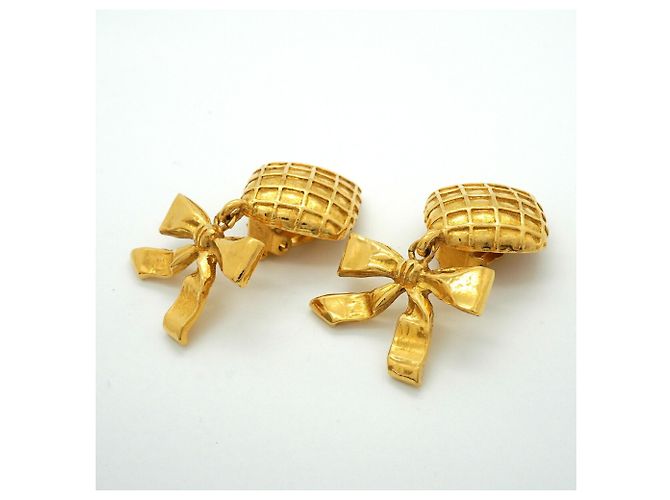 Orecchini a clip Chanel placcati oro - vista 2