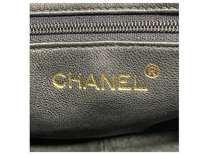 Chanel Matelassé Schultertasche - Ansicht 5