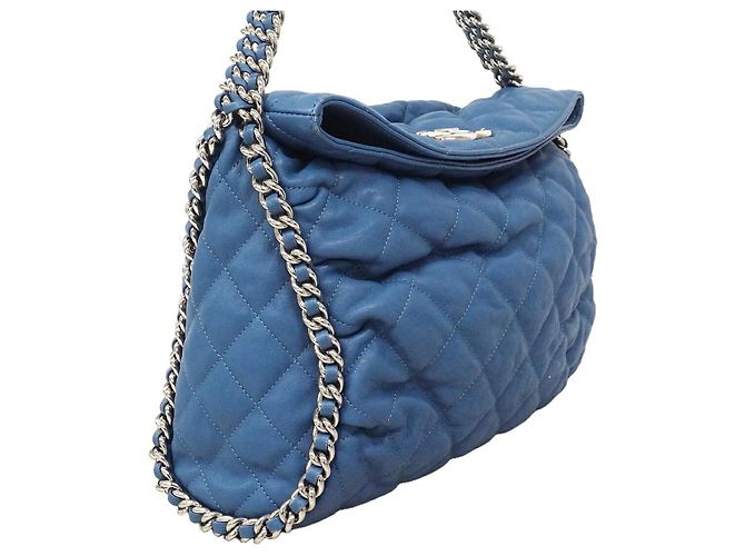 Chanel Matelassé Schultertasche mit Kette - Ansicht 2