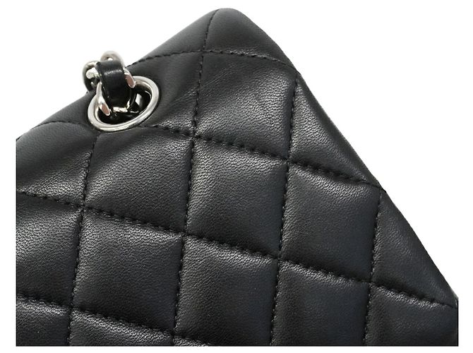 Borsa a tracolla Chanel Matelassé in pelle nera - vista 9