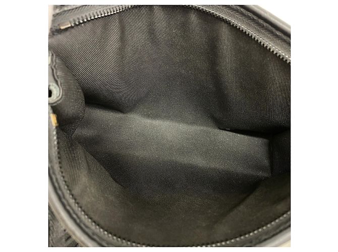 Louis Vuitton Monogram Shadow Gaston Wearable Wallet Shoulder Bag - vista 4