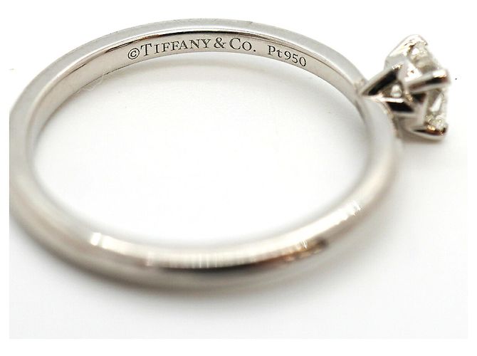 Autre Marque Tiffany & Co. True Verlobungsring aus Platin mit Diamant - Ansicht 4