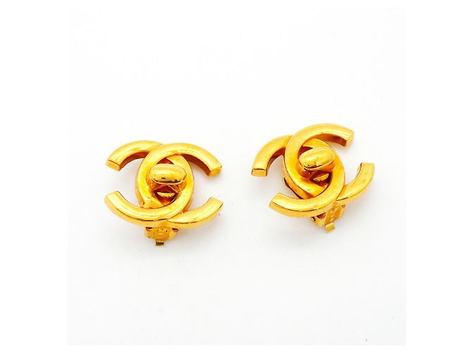 Boucles d'oreilles clips Chanel plaquées or avec logo Coco - vue 2
