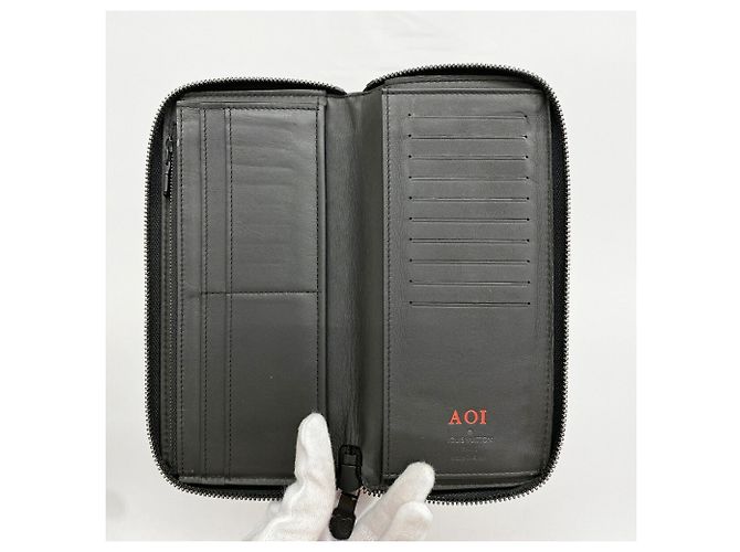 Portafoglio Zippy Louis Vuitton Monogram Shadow - vista 3
