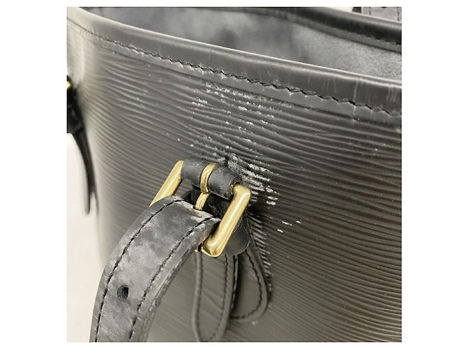 Bolso Petit Bucket de piel Epi Louis Vuitton - vista 7