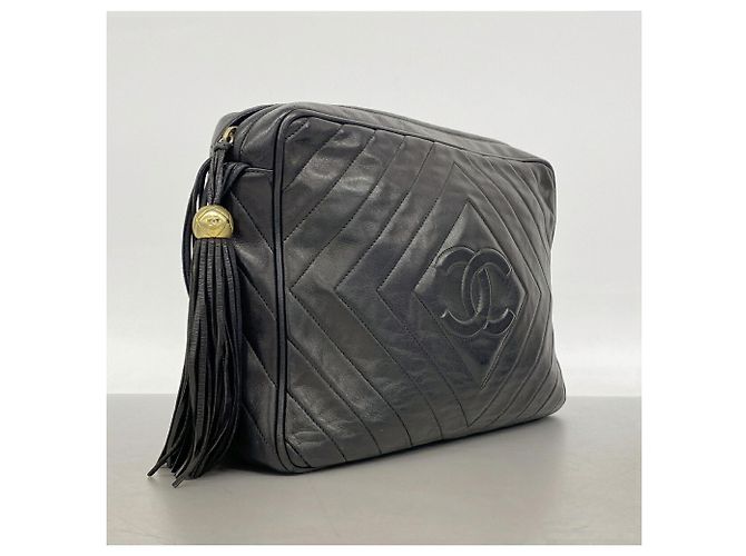 Borsa a tracolla Chanel in pelle d'agnello nera - vista 2