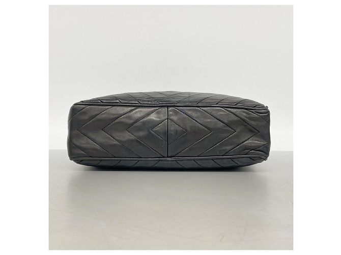 Borsa a tracolla Chanel in pelle d'agnello nera - vista 3