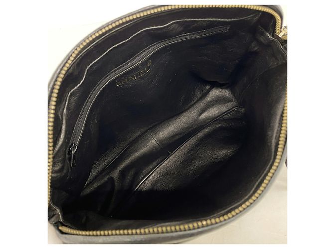 Borsa a tracolla Chanel in pelle d'agnello nera - vista 4