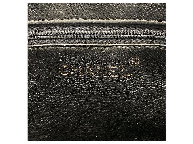 Borsa a tracolla Chanel in pelle d'agnello nera - vista 5