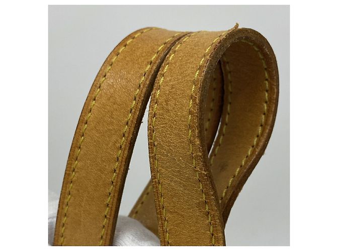 Sac à main Louis Vuitton Monogram Excursion - vue 7
