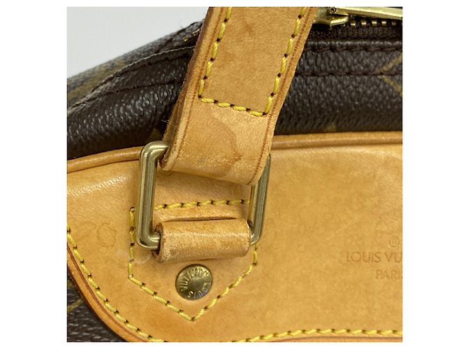 Sac à main Louis Vuitton Monogram Excursion - vue 8