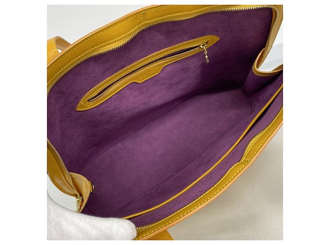 Borsa a tracolla Louis Vuitton Epi Lussac M52289 - vista 4