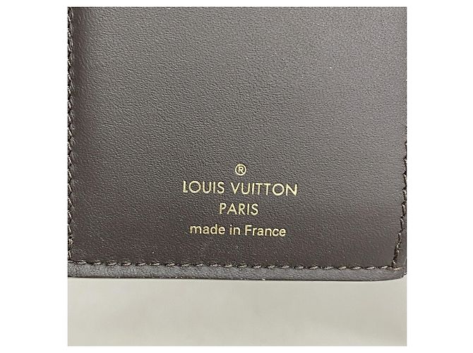 Louis Vuitton Portefeuille Capucines Compact Tri-fold Wallet - vista 4