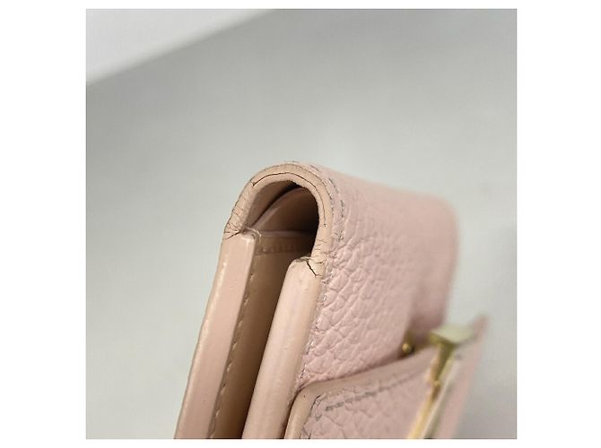 Louis Vuitton Portefeuille Capucines Compact Tri-fold Wallet - vista 6