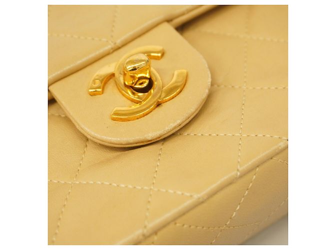 Borsa a tracolla Mini Matelassé con catena Chanel - vista 10