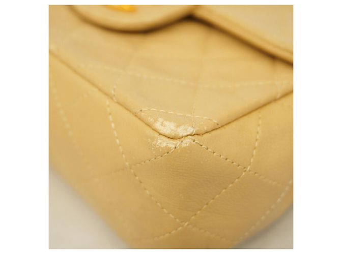 Borsa a tracolla Mini Matelassé con catena Chanel - vista 6