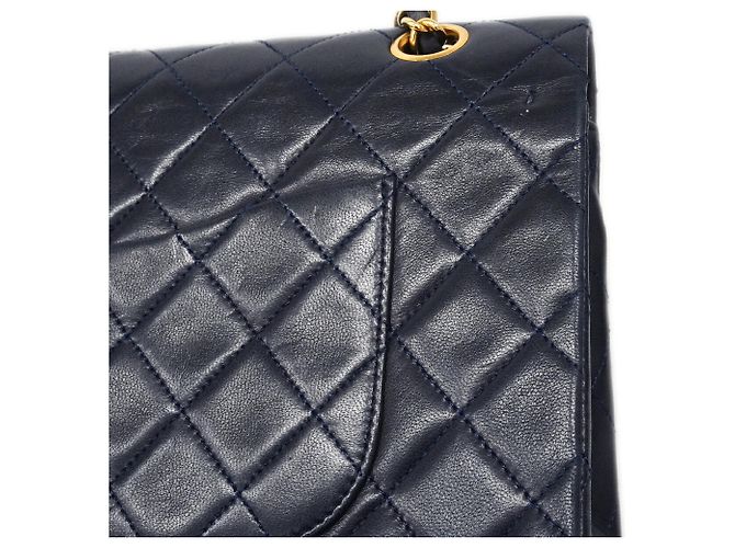Borsa a tracolla Chanel Matelassé in pelle d'agnello blu navy - vista 8
