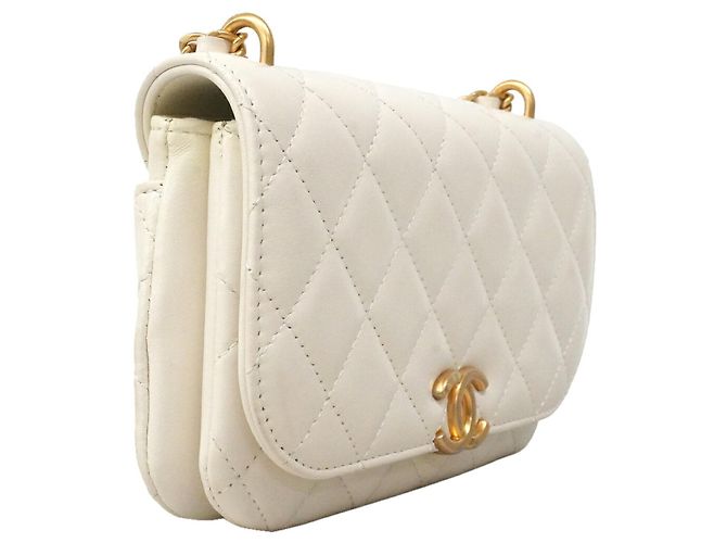 Borsa a tracolla Chanel Matelassé con catena - vista 2