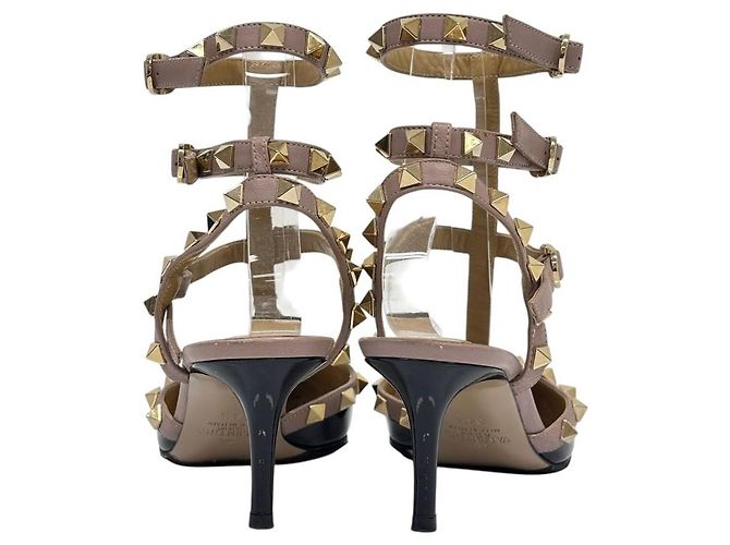Sapatos de Salto em Pele Rockstud Valentino Garavani - vista 4