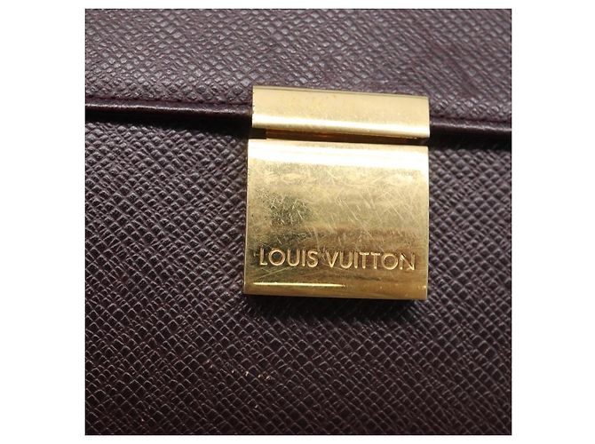 LOUIS VUITTON Bolso de mano Selenga de piel Taiga Acajou M30786 LV - vista 17