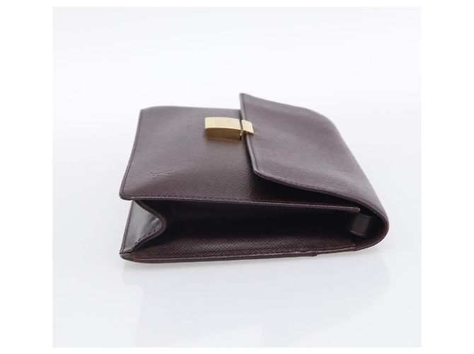 LOUIS VUITTON Bolso de mano Selenga de piel Taiga Acajou M30786 LV - vista 4