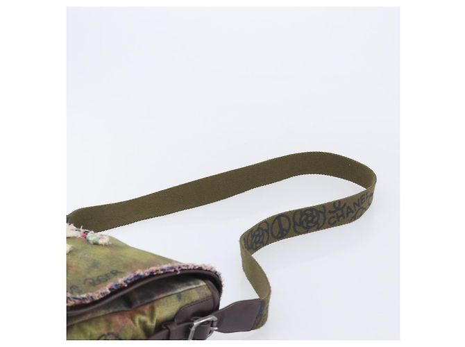 CHANEL Embroidery Graffiti Messenger bag Canvas Khaki Silver CC - vista 8