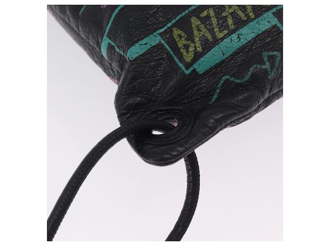 Balenciaga Graffiti Bazaar Drawstring Bag Leather Black 581779 - vista 16