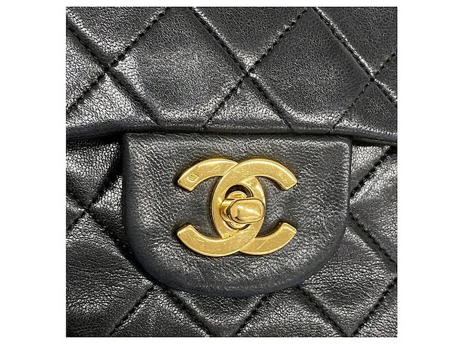 Chanel Matelassé Black Shoulder Bag - view 10