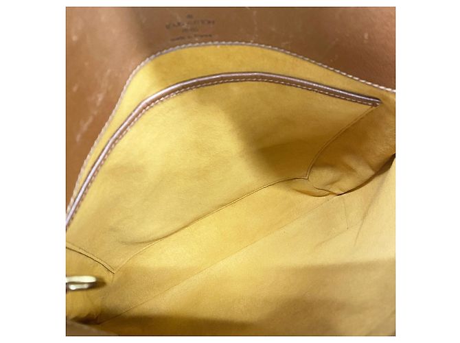 Bolsa de Ombro Louis Vuitton Monogram Musette - vista 4