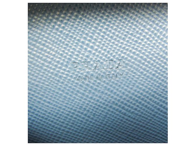 Portefeuille long Prada en cuir Saffiano - vue 17