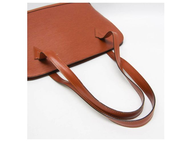 Sac à bandoulière Louis Vuitton Epi Lussac M52283 - vue 15