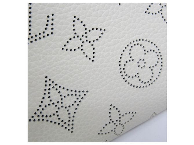 Louis Vuitton Mahina Zippy Wallet M28066 - vista 13