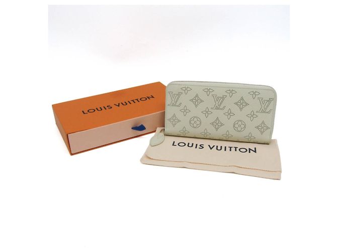 Louis Vuitton Mahina Zippy Wallet M28066 - vista 2